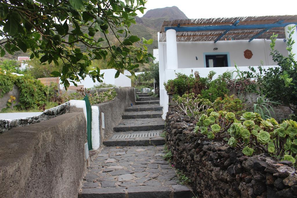 Casa Mare Blu Hotel Ginostra Exterior photo